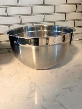 Set of 3 Stainless Steel Mixing Bowls and Stainless tongs